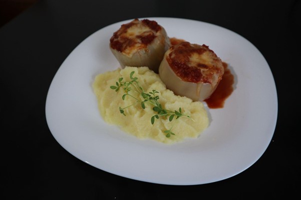 Полнети пиперки со пире компир