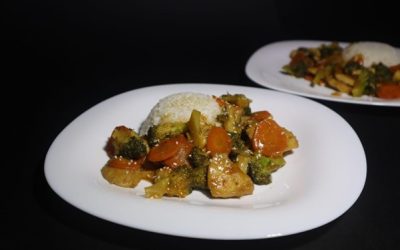 Пилешко со зеленчук на кинески начин